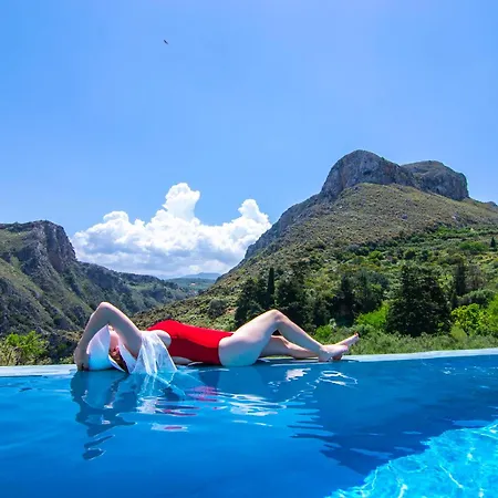 Villa Heated Private Ozone Salt Pool, Jacuzzi, Cinema Inside & Outside, Ping Pong, Billiard, Ps5, Playground, Giant Chess, Giant Monopoly, Table Football, 3x Surround Sound - Rokka Luxe