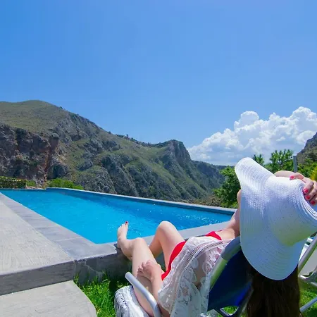 Heated Private Ozone Salt Pool, Jacuzzi, Cinema Inside & Outside, Ping Pong, Billiard, Ps5, Playground, Giant Chess, Giant Monopoly, Table Football, 3x Surround Sound - Rokka Luxe Villa Kíszamosz