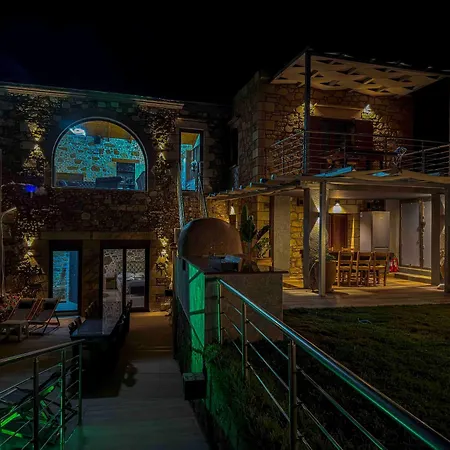 Villa Heated Private Ozone Salt Pool, Jacuzzi, Cinema Inside & Outside, Ping Pong, Billiard, Ps5, Playground, Giant Chess, Giant Monopoly, Table Football, 3x Surround Sound - Rokka Luxe Kíszamosz