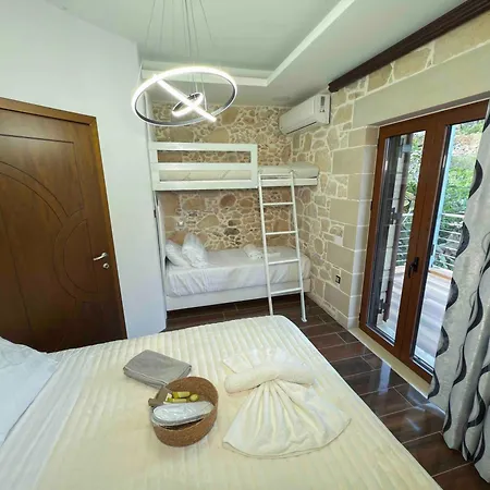 Heated Private Ozone Salt Pool, Jacuzzi, Cinema Inside & Outside, Ping Pong, Billiard, Ps5, Playground, Giant Chess, Giant Monopoly, Table Football, 3x Surround Sound - Rokka Luxe Villa Kíszamosz